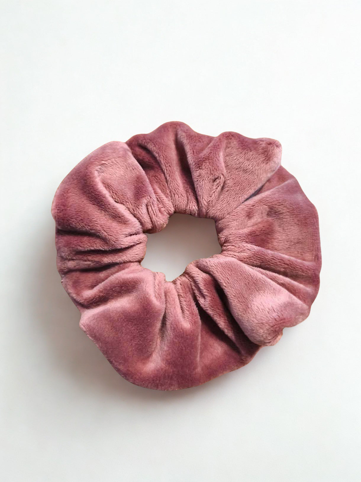 Blush Velvet Scrunchie –Λαστιχάκι Μαλλιών με Όγκο & Απαλό Κράτημα